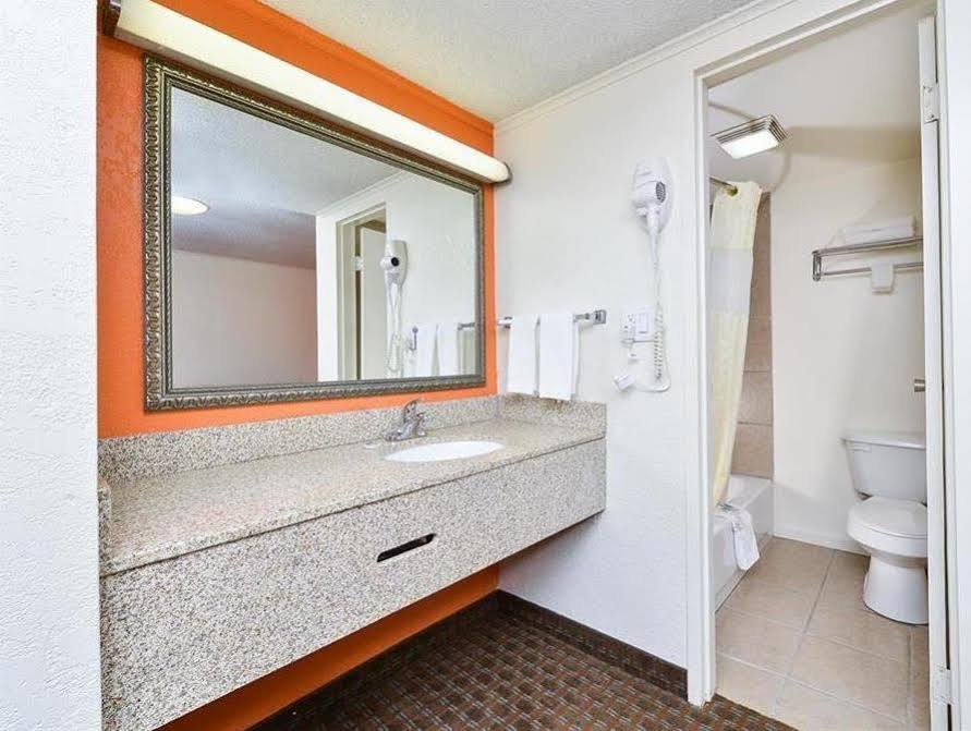 Americas Best Value Inn Ponca City Εξωτερικό φωτογραφία